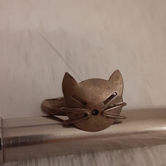 A650 Ring Cat face No markings. Not magnetic - Picture 1 of 3